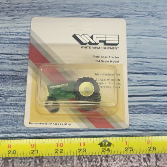 Vtg Scale Models WFE 1/64 Scale Oliver 1755 plastic n/frontend tractor green - Picture 1 of 9